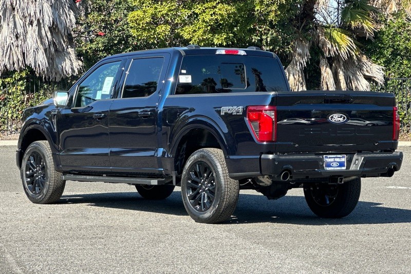 Ford F-150 Vehicle Full-screen Gallery Image 05