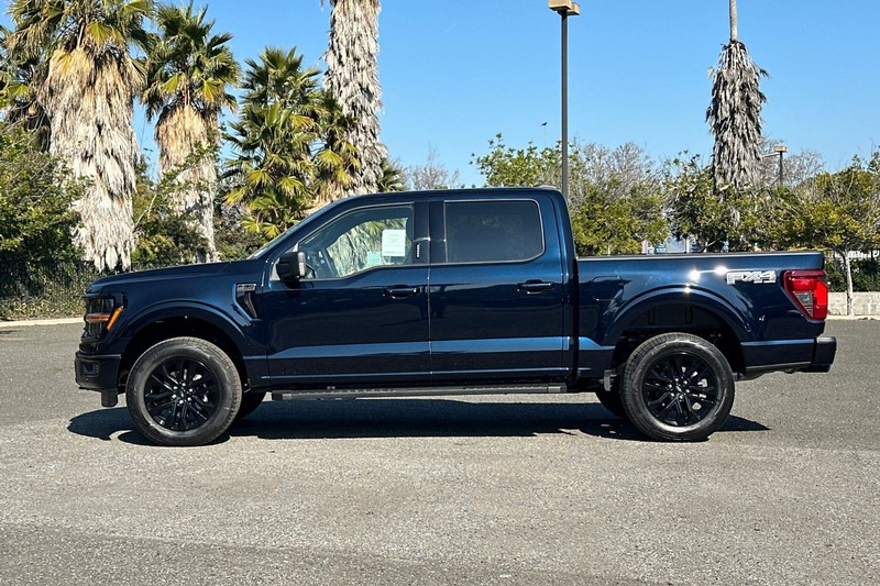 Ford F-150 Vehicle Full-screen Gallery Image 06
