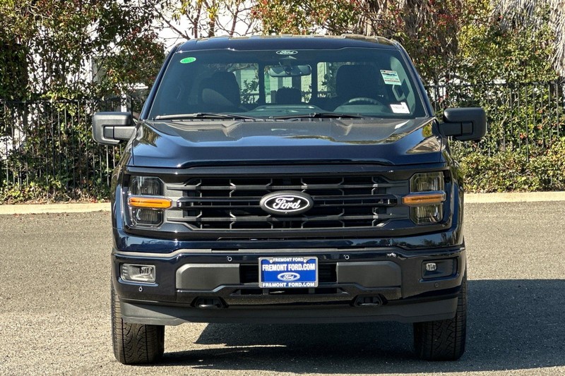 Ford F-150 Vehicle Full-screen Gallery Image 08