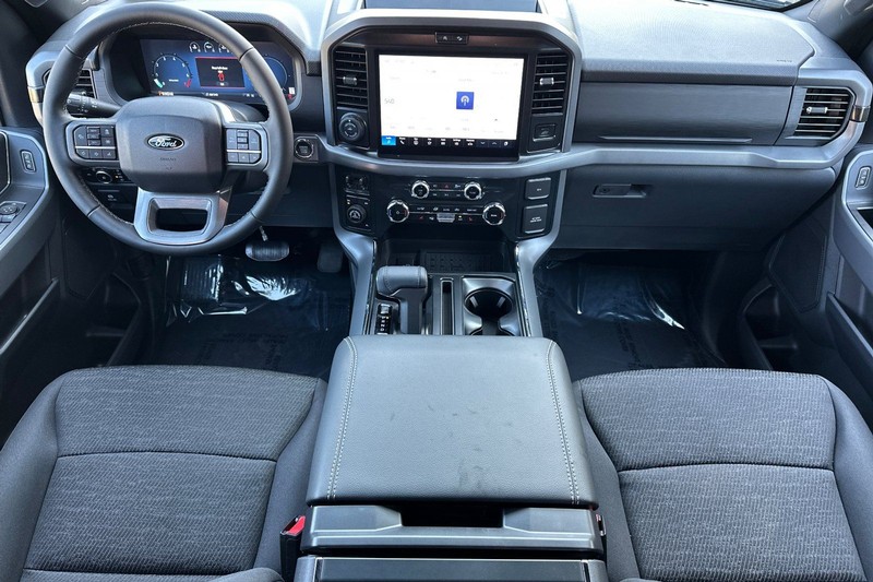 Ford F-150 Vehicle Full-screen Gallery Image 14