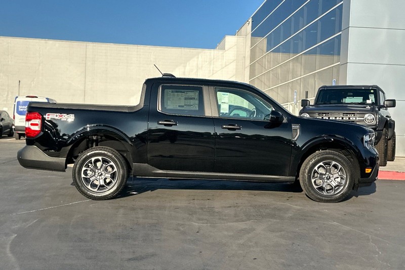 Ford Maverick Vehicle Full-screen Gallery Image 02