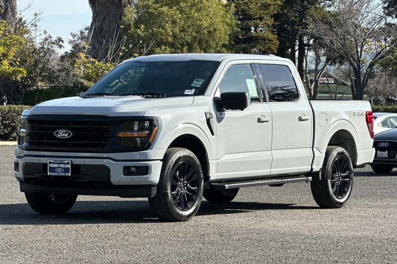 Ford F-150 Vehicle Full-screen Gallery Image 07