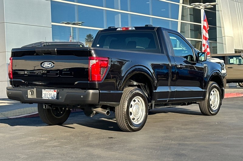 Ford F-150 Vehicle Full-screen Gallery Image 03