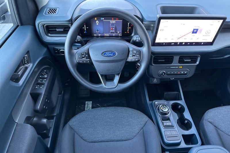 Ford Maverick Vehicle Full-screen Gallery Image 15