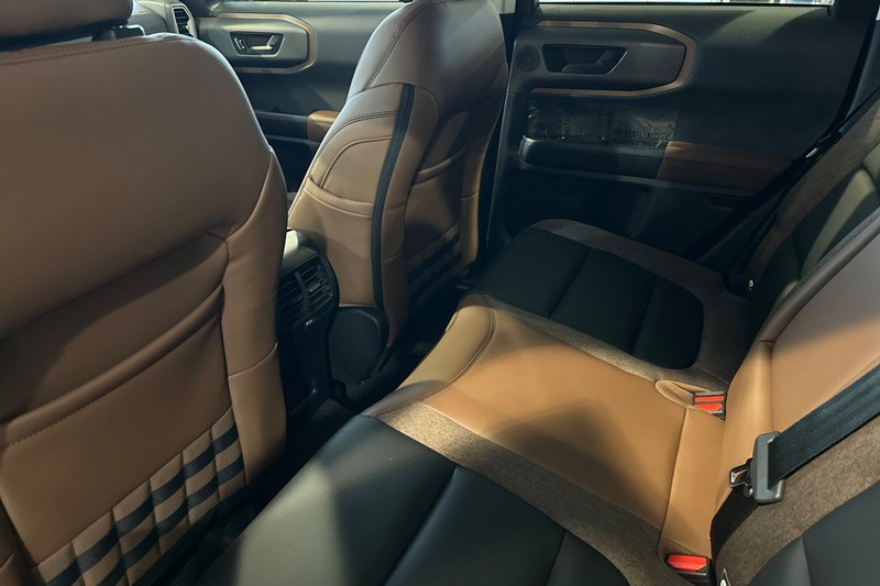 Ford Bronco Sport Vehicle Full-screen Gallery Image 12