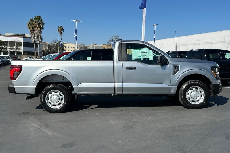 Ford F-150 Vehicle Full-screen Gallery Image 02