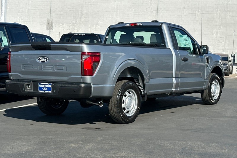 Ford F-150 Vehicle Full-screen Gallery Image 03