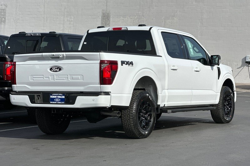 Ford F-150 Vehicle Full-screen Gallery Image 03