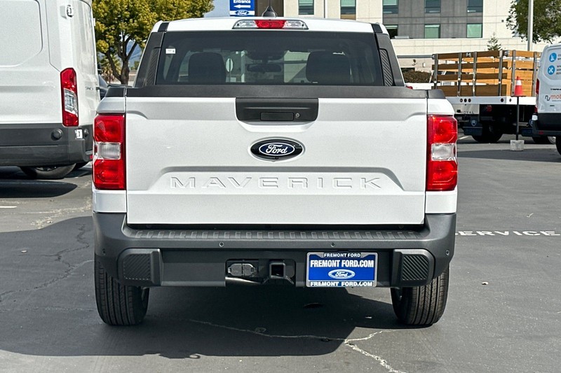 Ford Maverick Vehicle Full-screen Gallery Image 04