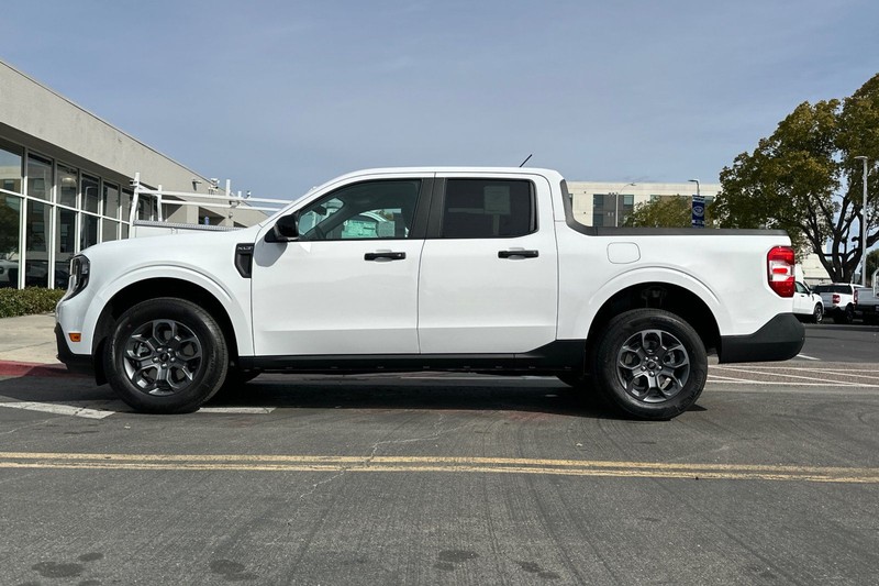 Ford Maverick Vehicle Full-screen Gallery Image 06