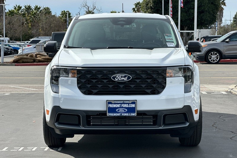 Ford Maverick Vehicle Full-screen Gallery Image 08