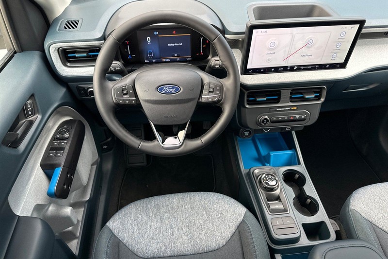 Ford Maverick Vehicle Full-screen Gallery Image 14