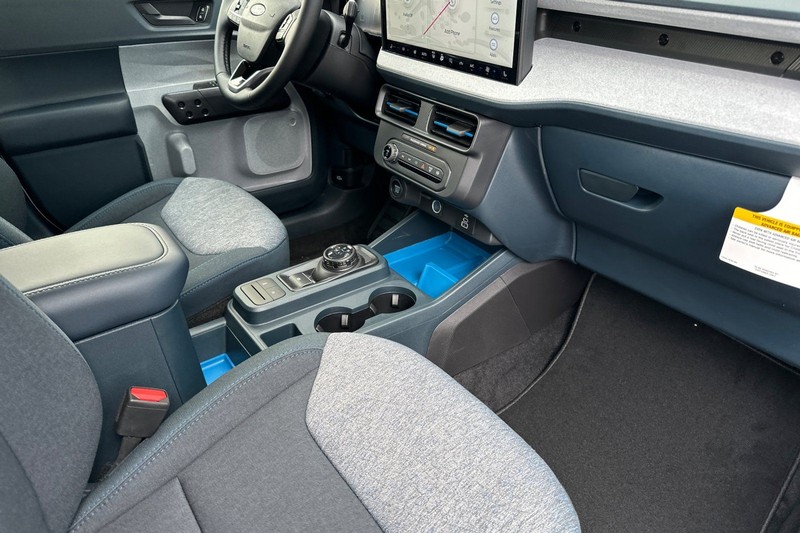 Ford Maverick Vehicle Full-screen Gallery Image 15