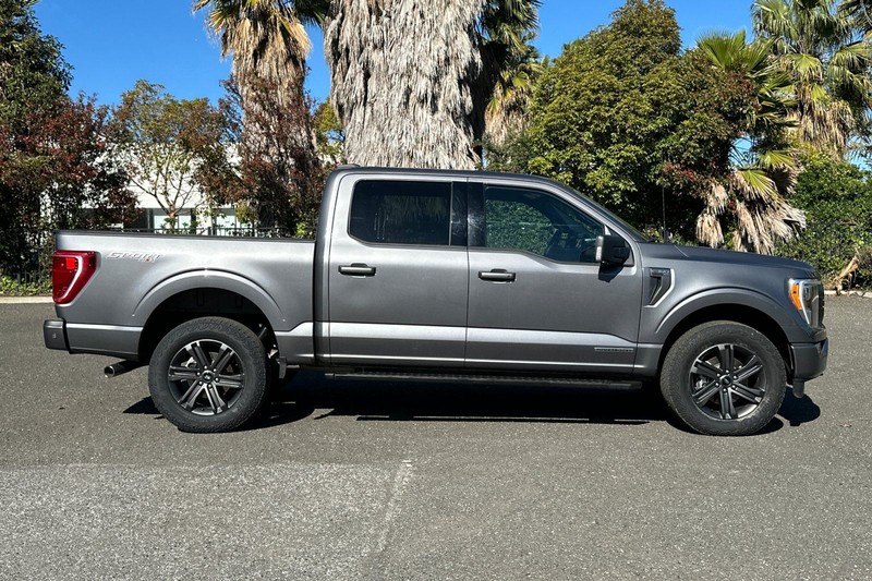 Ford F-150 Vehicle Full-screen Gallery Image 02