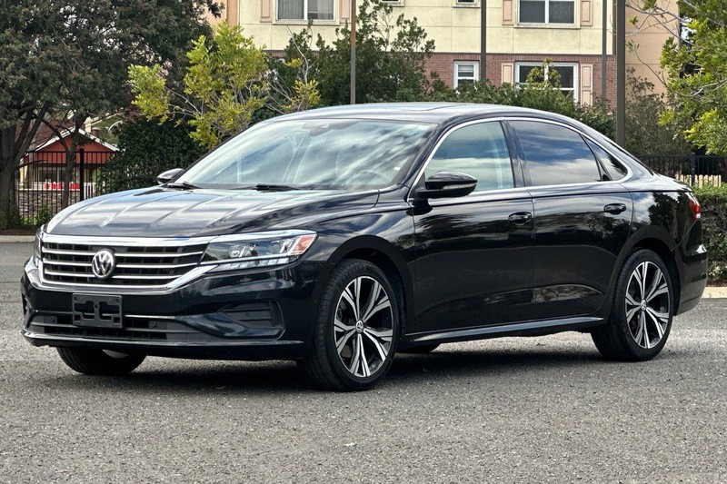 Volkswagen Passat Vehicle Full-screen Gallery Image 07