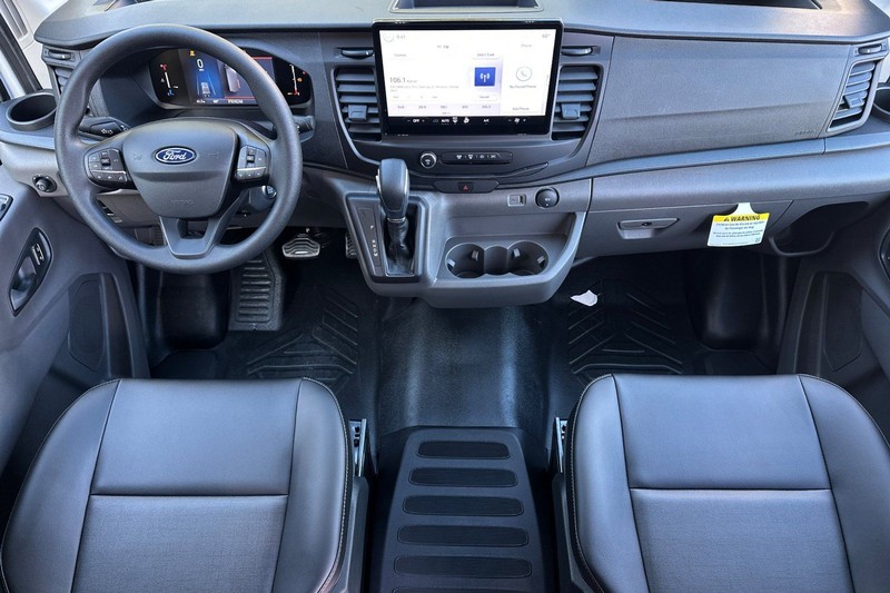 Ford Transit-250 Vehicle Full-screen Gallery Image 13