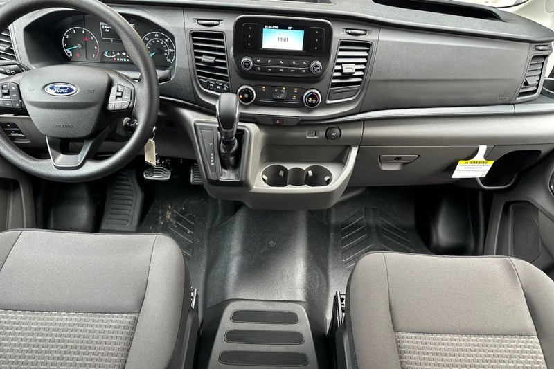 Ford Transit-250 Vehicle Full-screen Gallery Image 13
