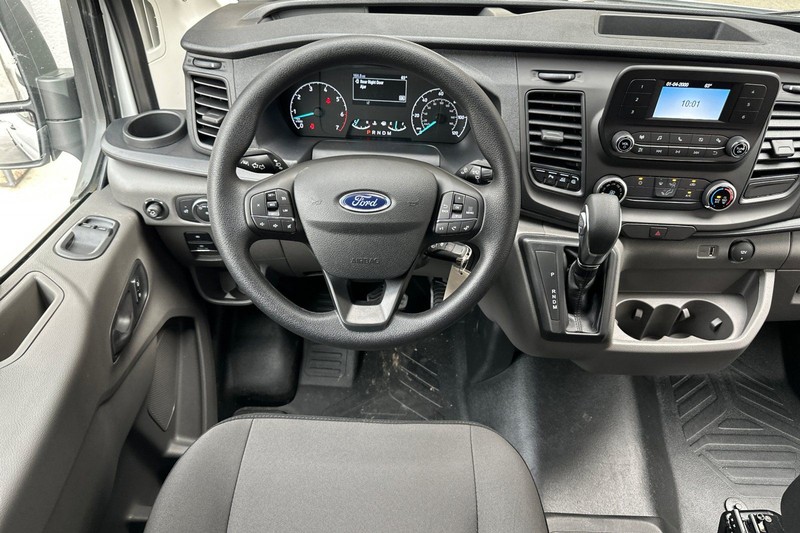 Ford Transit-250 Vehicle Full-screen Gallery Image 14