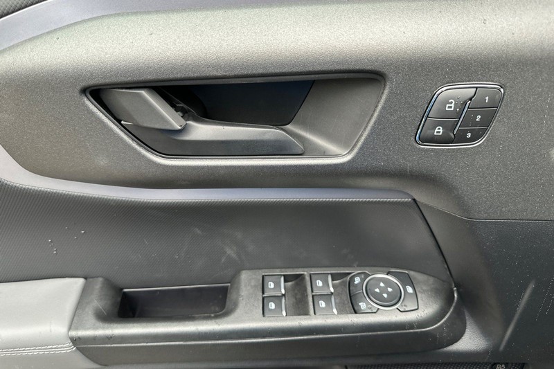 Ford Bronco Sport Vehicle Full-screen Gallery Image 10