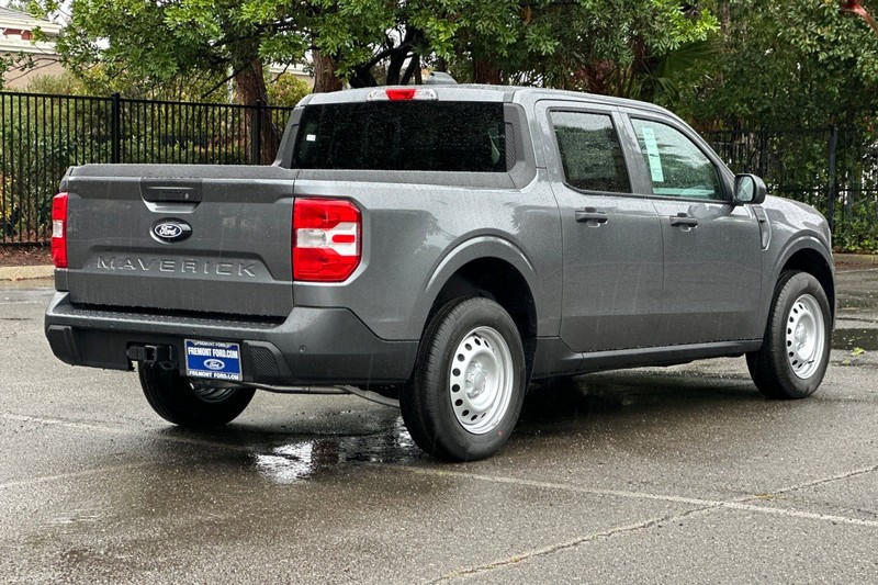 Ford Maverick Vehicle Full-screen Gallery Image 03