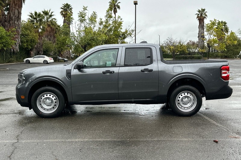 Ford Maverick Vehicle Full-screen Gallery Image 06