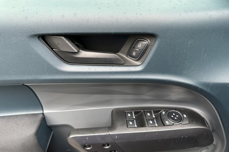 Ford Maverick Vehicle Full-screen Gallery Image 10