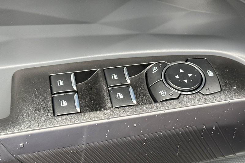 Ford Maverick Vehicle Full-screen Gallery Image 11