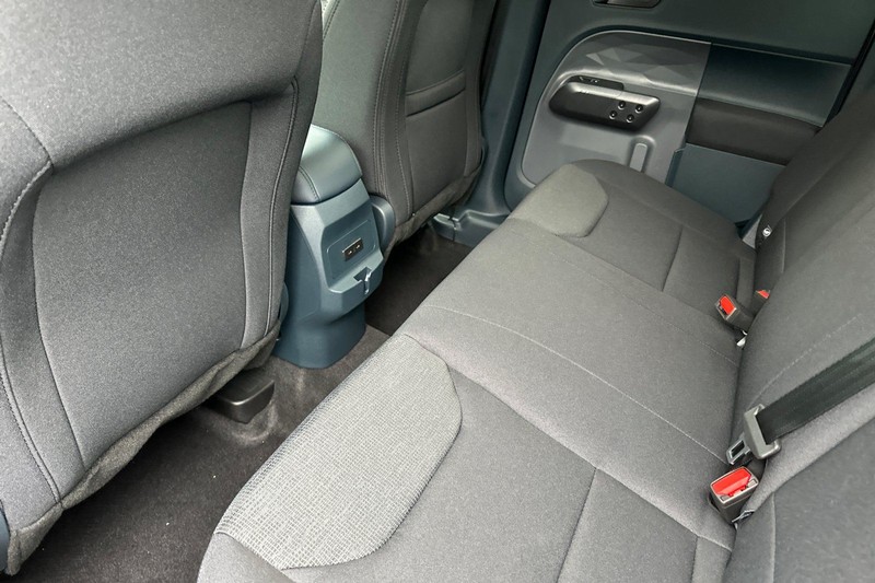 Ford Maverick Vehicle Full-screen Gallery Image 12