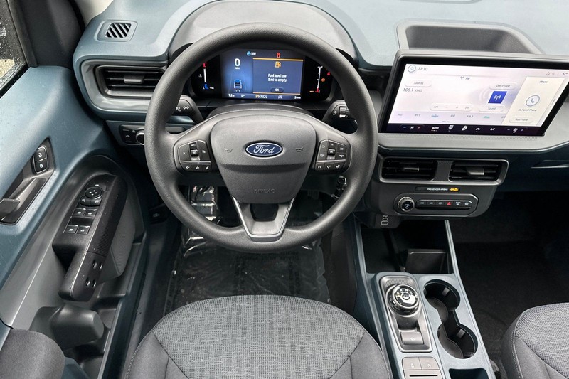 Ford Maverick Vehicle Full-screen Gallery Image 14