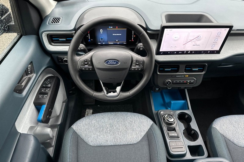 Ford Maverick Vehicle Full-screen Gallery Image 14