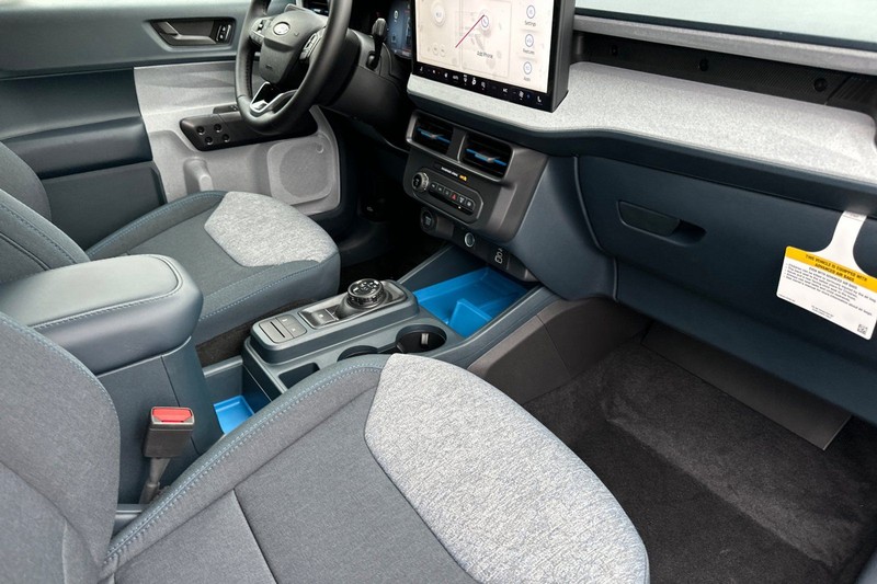 Ford Maverick Vehicle Full-screen Gallery Image 15