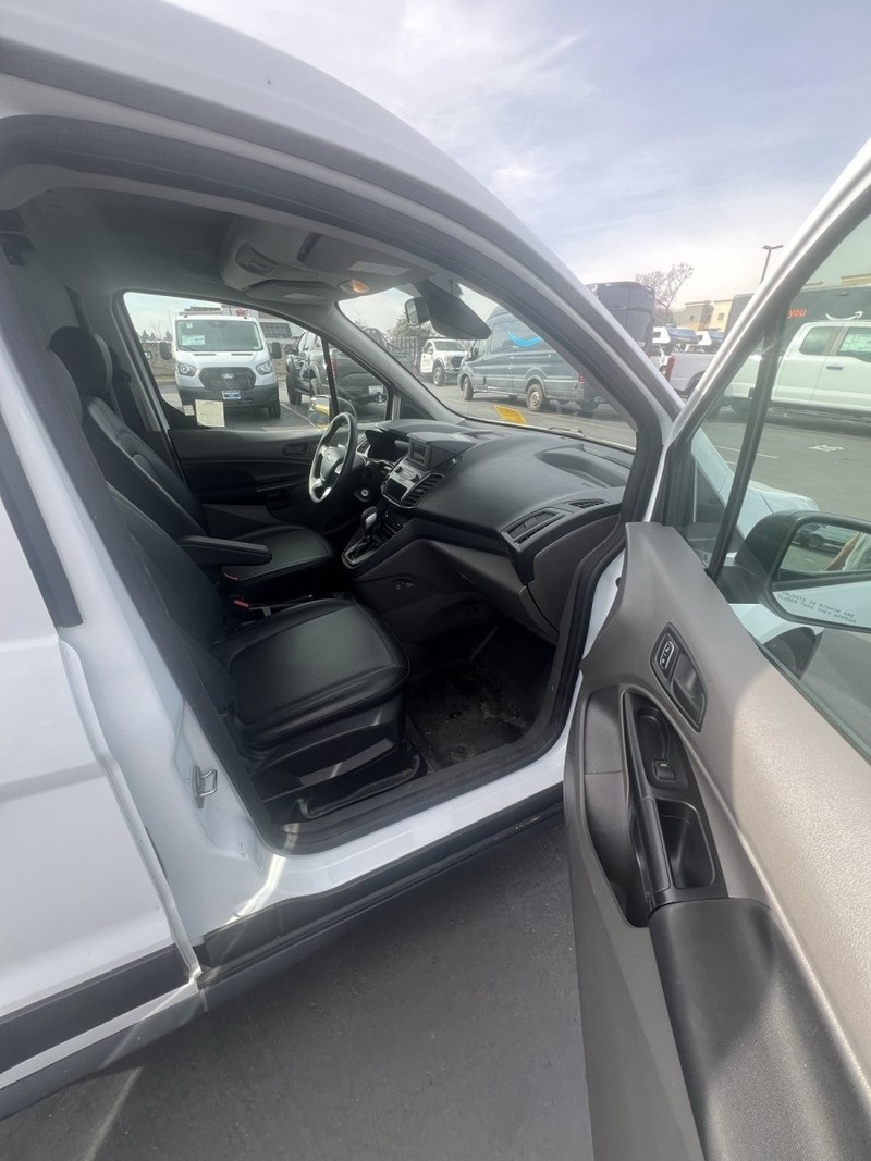 Ford Transit Connect Vehicle Full-screen Gallery Image 03