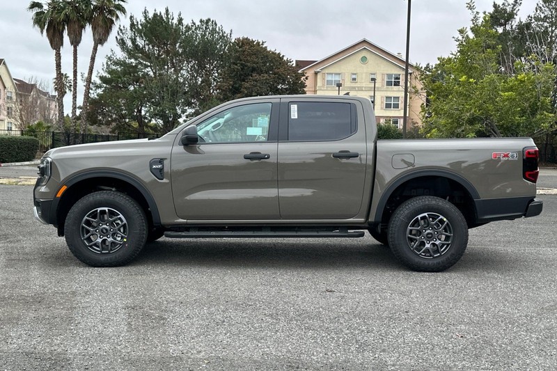Ford Ranger Vehicle Full-screen Gallery Image 06
