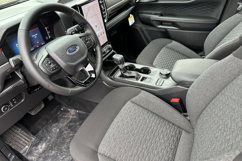 Ford Ranger Vehicle Full-screen Gallery Image 09