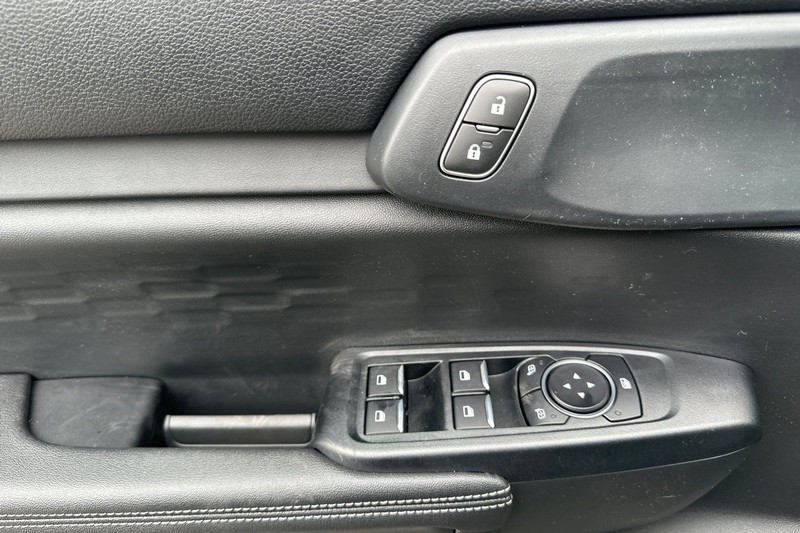 Ford Ranger Vehicle Full-screen Gallery Image 10