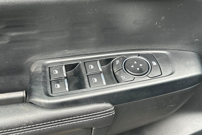 Ford Ranger Vehicle Full-screen Gallery Image 11