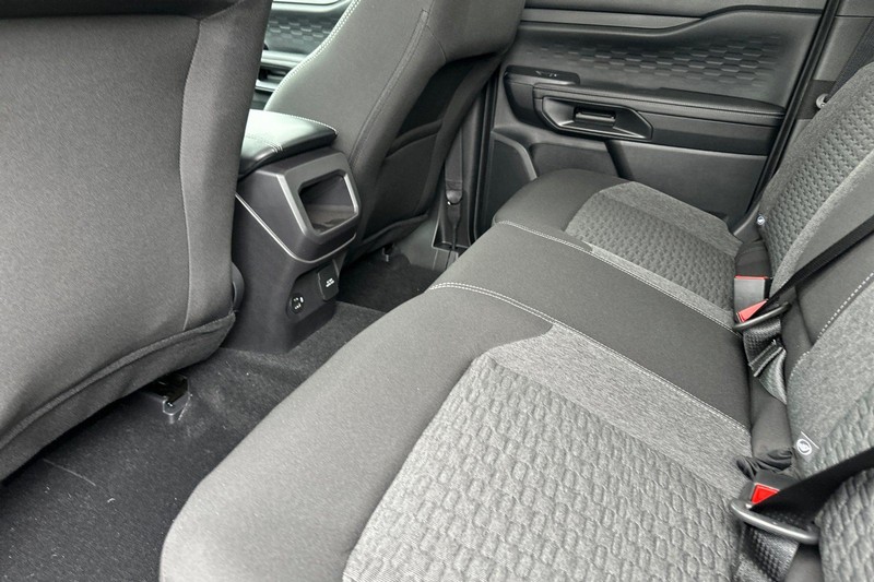 Ford Ranger Vehicle Full-screen Gallery Image 12