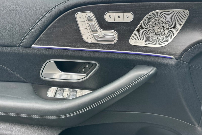 Mercedes-Benz GLS Vehicle Full-screen Gallery Image 10