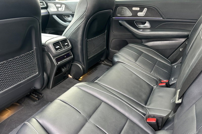 Mercedes-Benz GLS Vehicle Full-screen Gallery Image 13