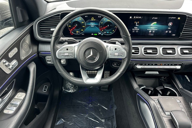 Mercedes-Benz GLS Vehicle Full-screen Gallery Image 15