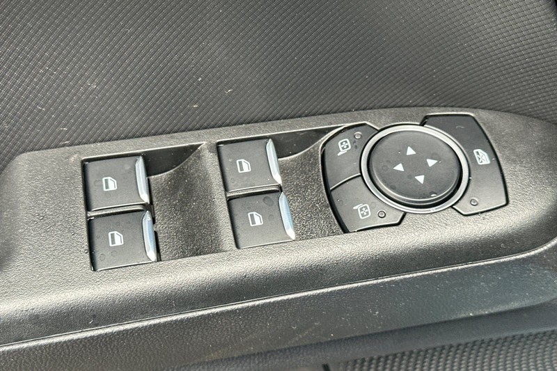 Ford Bronco Sport Vehicle Full-screen Gallery Image 11