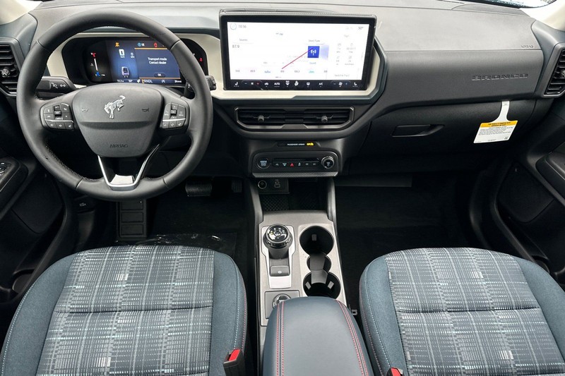 Ford Bronco Sport Vehicle Full-screen Gallery Image 14