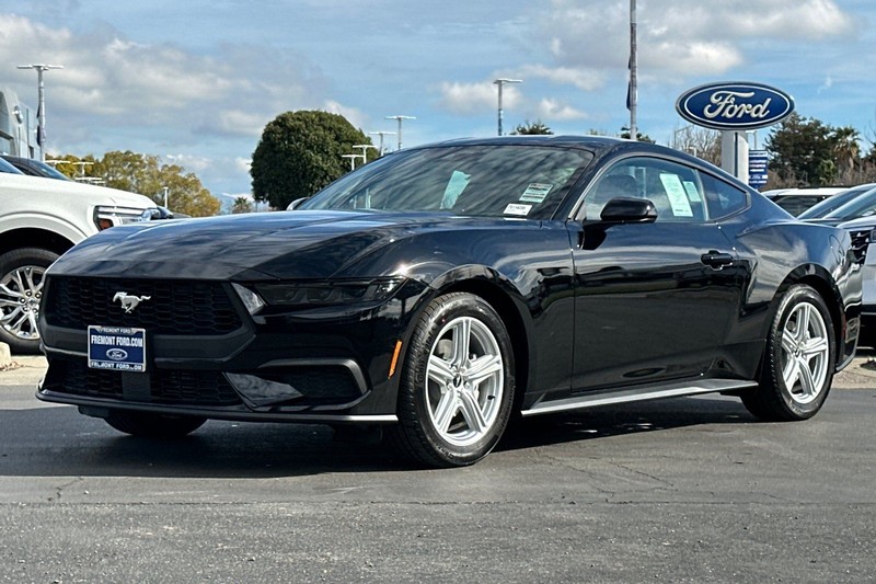 Ford Mustang Vehicle Full-screen Gallery Image 07