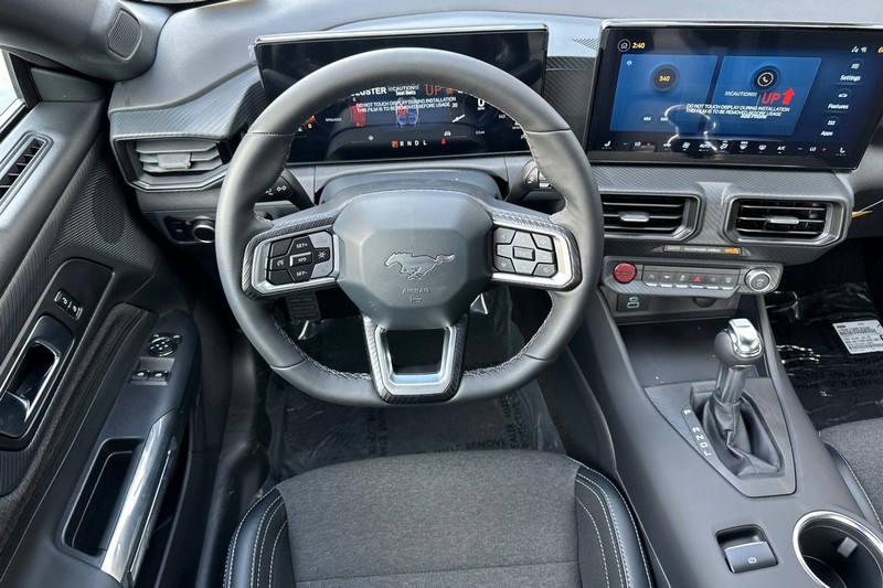 Ford Mustang Vehicle Full-screen Gallery Image 14