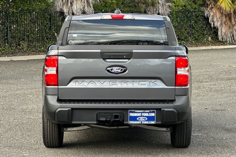 Ford Maverick Vehicle Full-screen Gallery Image 04