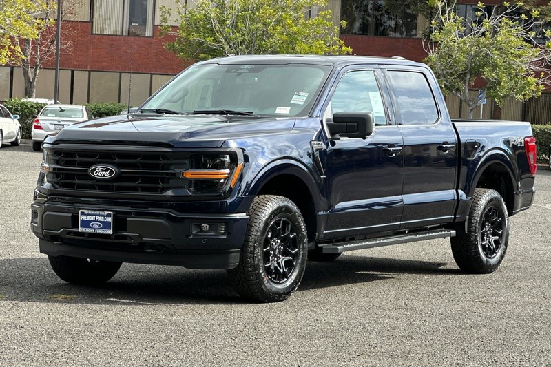 Ford F-150 Vehicle Full-screen Gallery Image 07