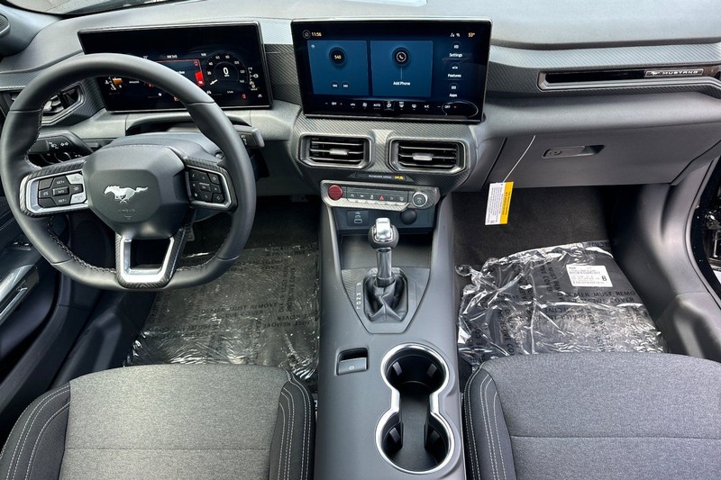 Ford Mustang Vehicle Full-screen Gallery Image 13