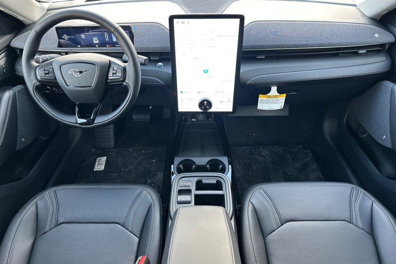 Ford Mustang Mach-E Vehicle Full-screen Gallery Image 14