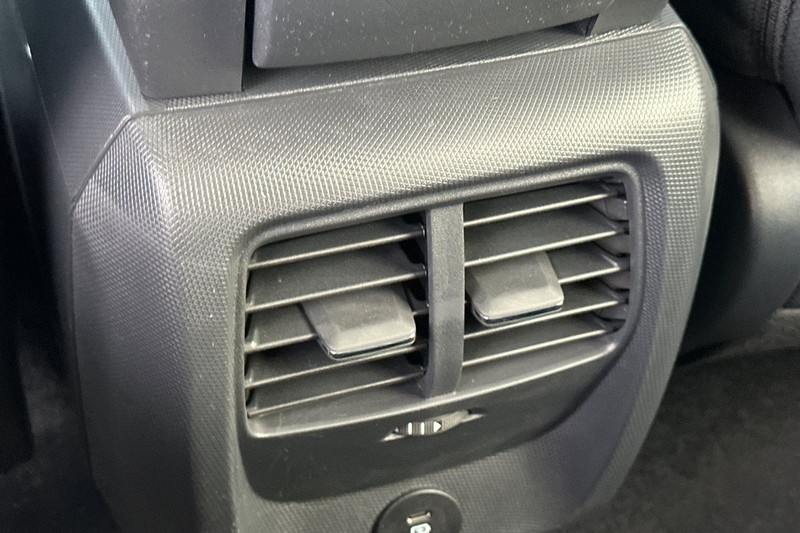 Ford Mustang Mach-E Vehicle Full-screen Gallery Image 13