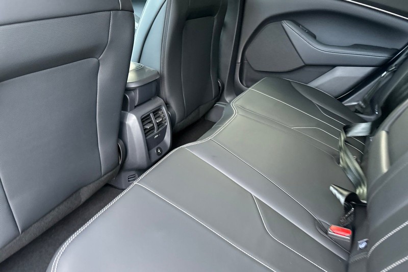 Ford Mustang Mach-E Vehicle Full-screen Gallery Image 12